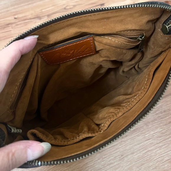 Patricia Nash tooled leather crossbody bag - Picture 8 of 8